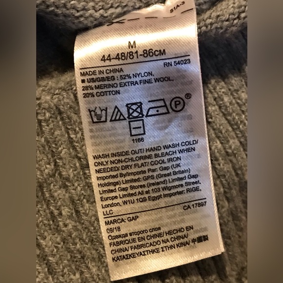 GAP Heather Gray Long Sleeve Sweater. Sz M. - Picture 5 of 5